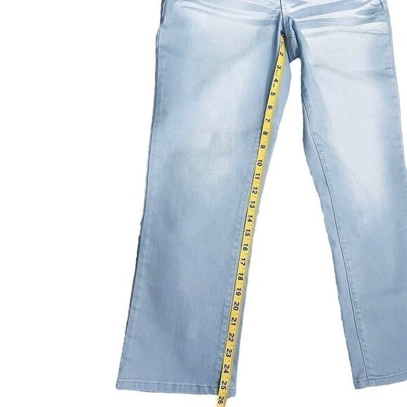 LOGO by Lori Goldstein Women’s Size 6 Light Wash Hi Rise Bootcut Jeans Brand New - Picture 12 of 13